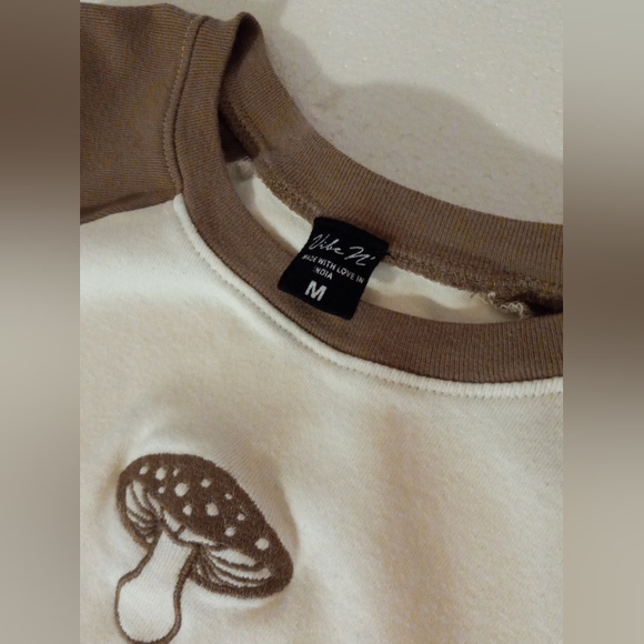 Vibe n' Crop tshirt junior's size S - Picture 3 of 10